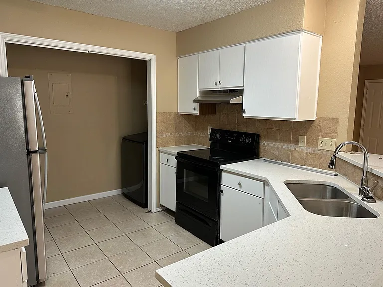 4300 Duval Rd #B — Photo 5