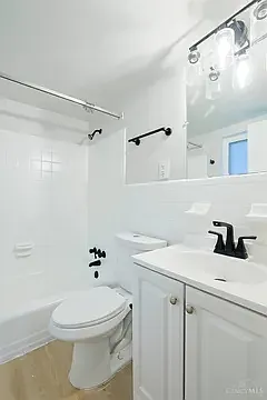 2940 glenway — Photo 4