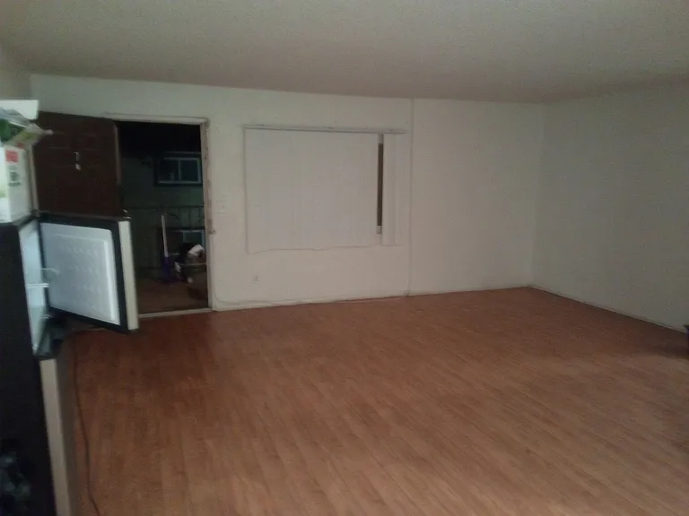 11941 Lee Ave #7 — Photo 8