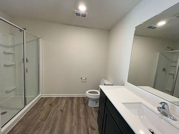 2nd image of 2103 Hialeah Dr