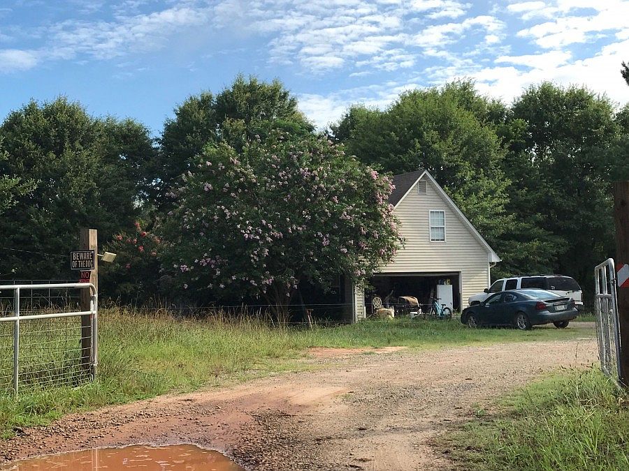 2nd image of 176 Bear Mill Rd