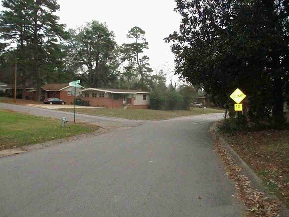 3rd image of 30 Berkshire Dr