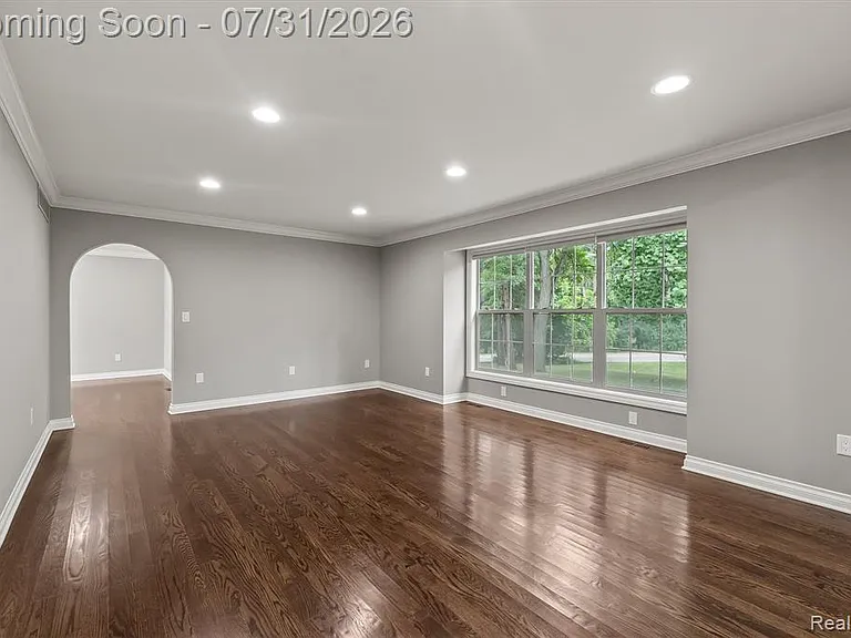 1592 Lone Pine Rd — Photo 10