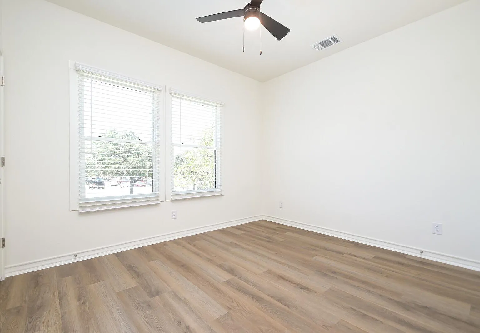 1818 Martin Luther King Dr — Photo 3