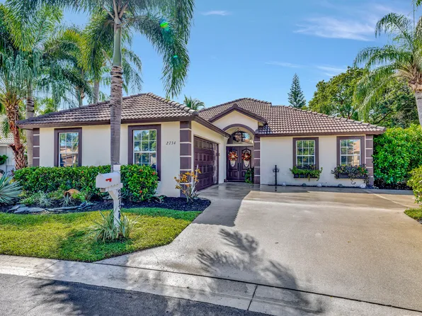 2734 Pointe Circle, Greenacres, FL 33413