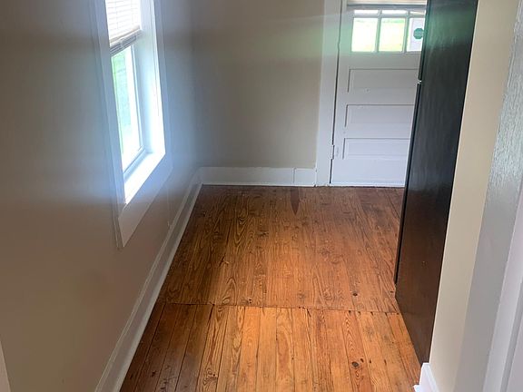 3rd image of 447 E 4th Ave