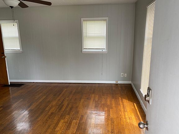 3rd image of 511 E Pierce St