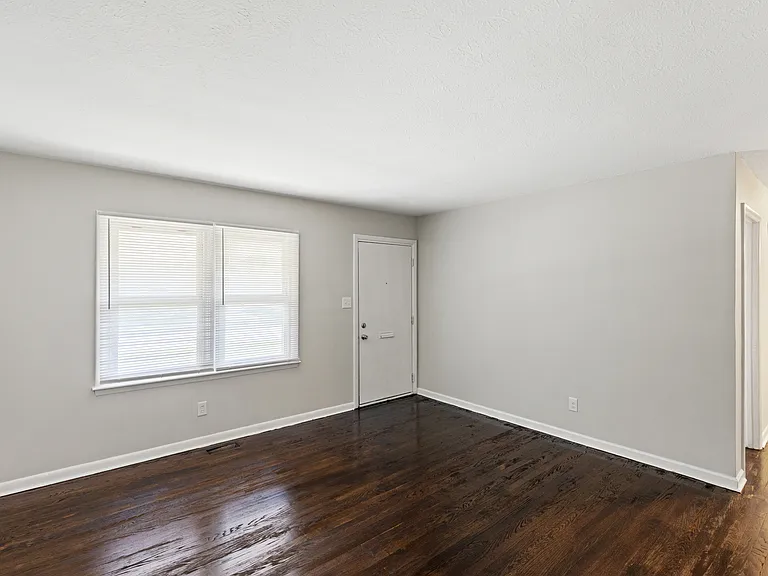 604 Hi Crest Dr — Photo 6
