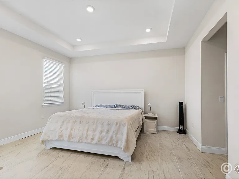 5689 Hawks Cay — Photo 7