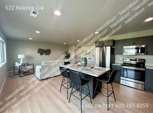 522 Harper Cir, Harrisburg, SD 57032