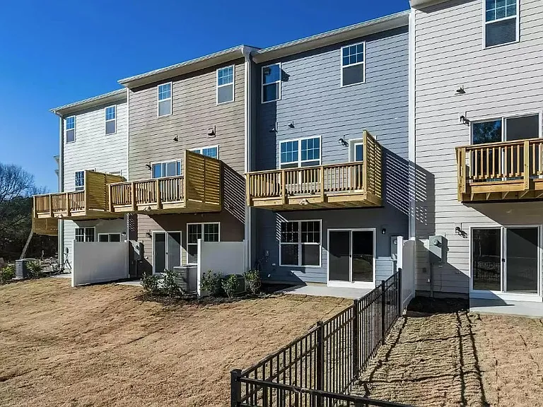 1009 Commack Dr — Photo 19