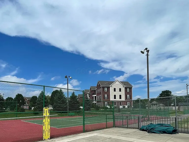 tennis/pickleball courts