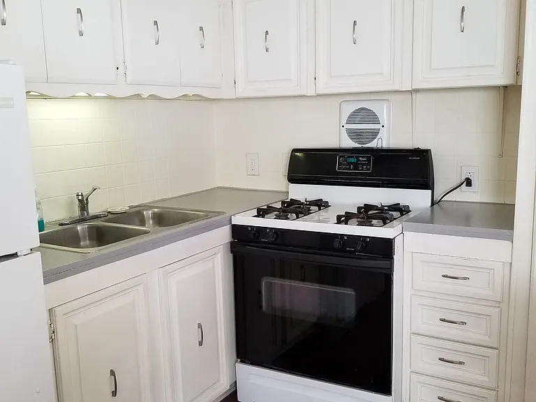 1005 Candace Ln — Photo 5