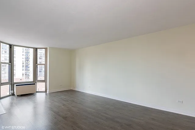 Studio, $1,900 — Photo 2