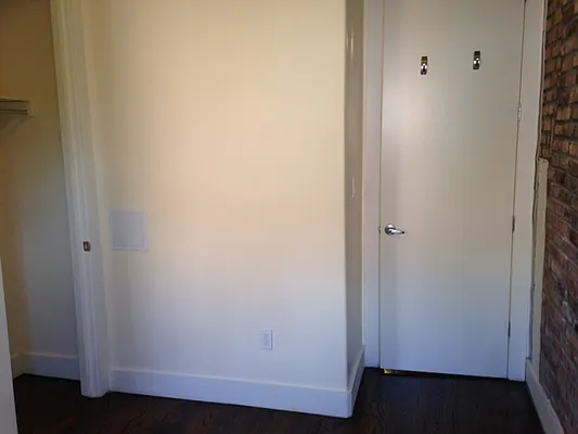 Rented by Premier Metro Realty Corp | media 60