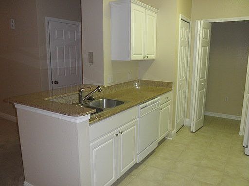 3rd image of 431 Southern Pecan Cir Unit 103