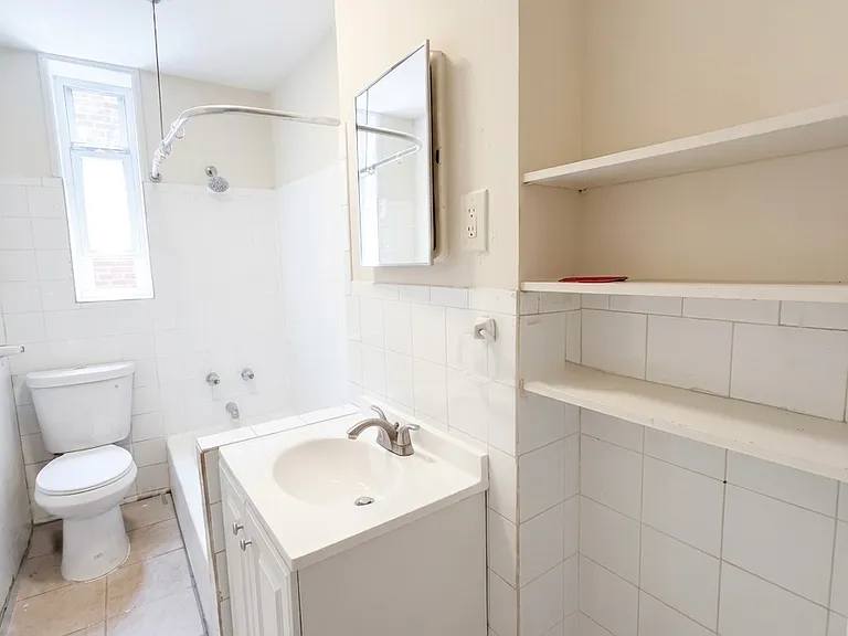 519 Sheffield Ave #2R — Photo 10