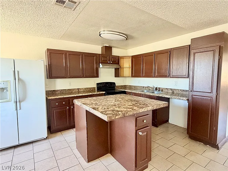 3717 Lillis Ave #B — Photo 1