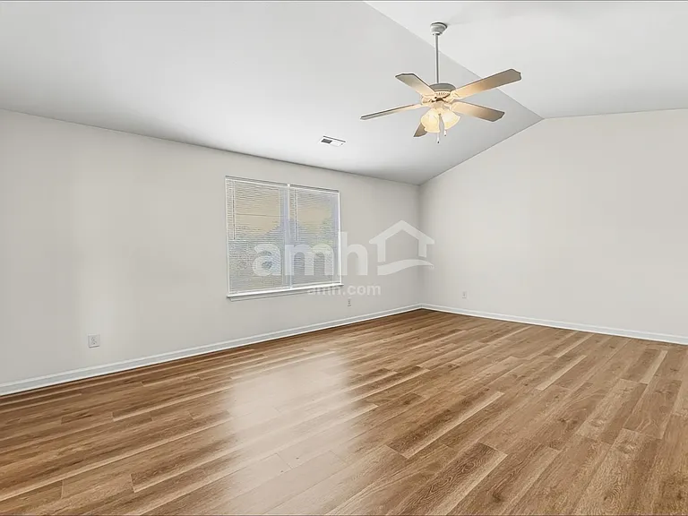 118 Charndon Way — Photo 12
