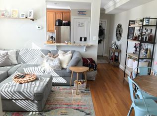 2 E Maple St APT 32B, Alexandria, VA 22301