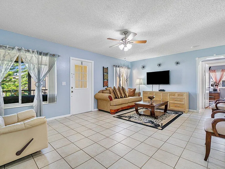 407 Pine Glen Ln #B-1 — Photo 8