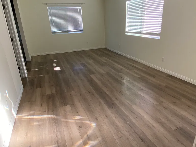 2664 Washington Ave — Photo 8