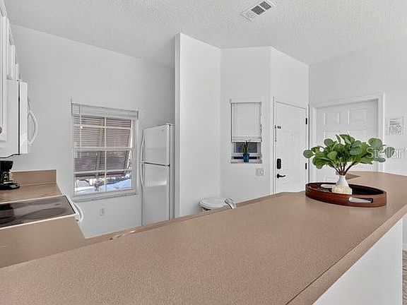 5th image of 1070 PARK RIDGE CIRCLE