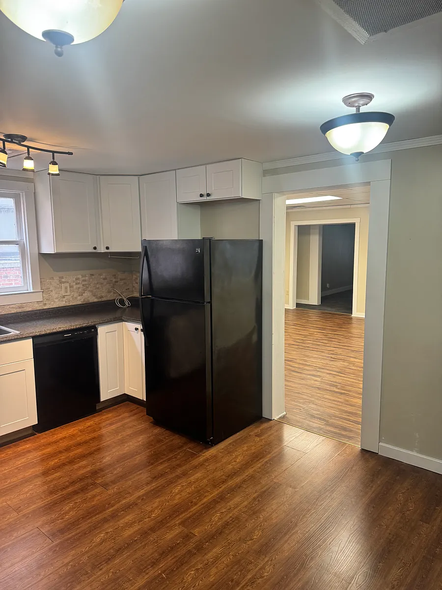 Building Photo - 367 Delaware Ave #1