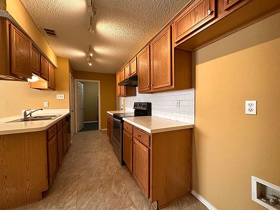 5th image of 1225 Brittany Way