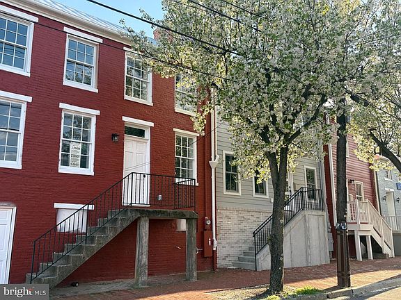 4th image of 104 W All Saints St #C1