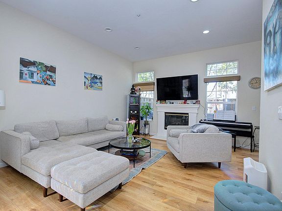 4th image of 4152 Lucca Ct
