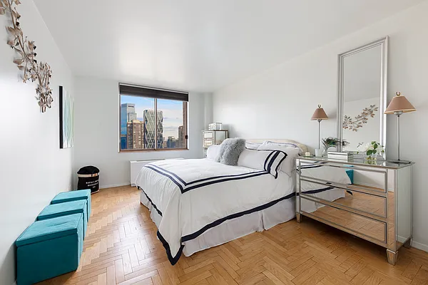 Sold by Corcoran | media 7