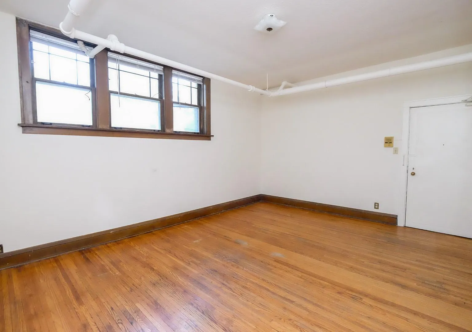 Pleasant Avenue Apartments — Photo 3