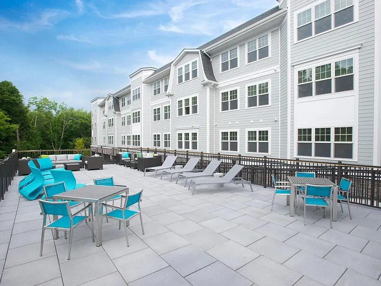 Colonial Pointe at Franklin Lakes — Photo 7