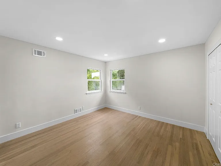 12 Warren Ln — Photo 7
