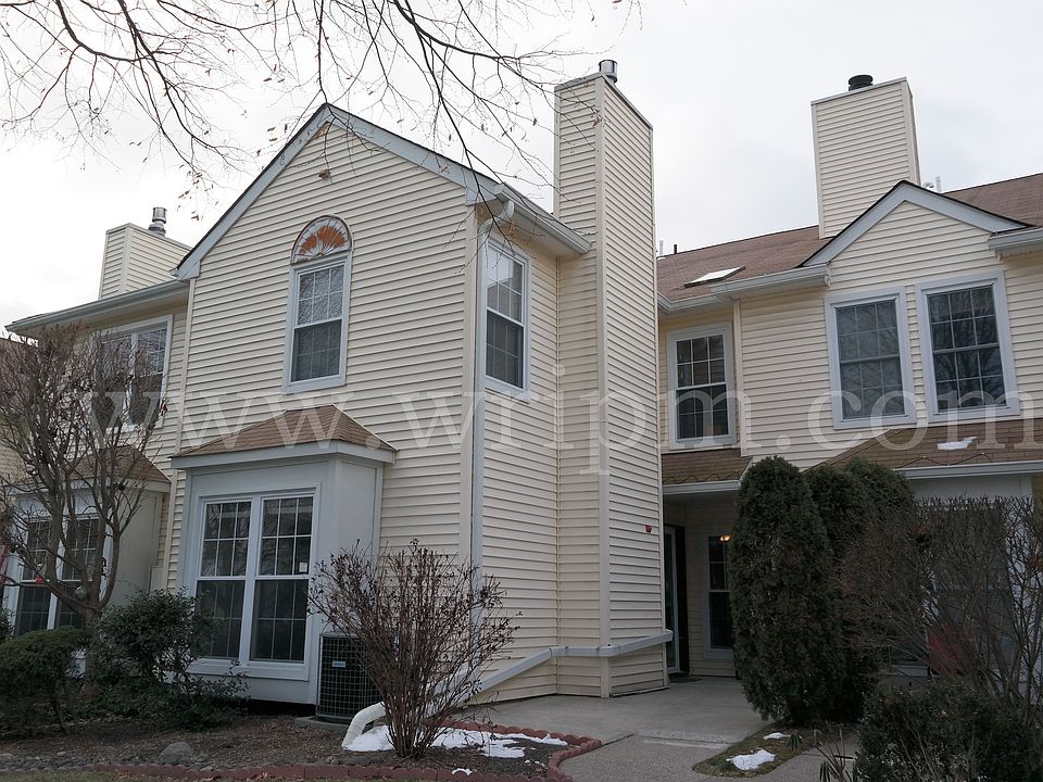1st image of 30 Olde Wagon Rd