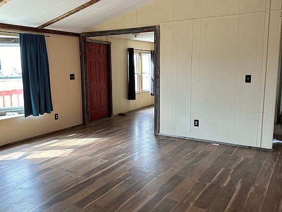 4th image of 823 Pine St