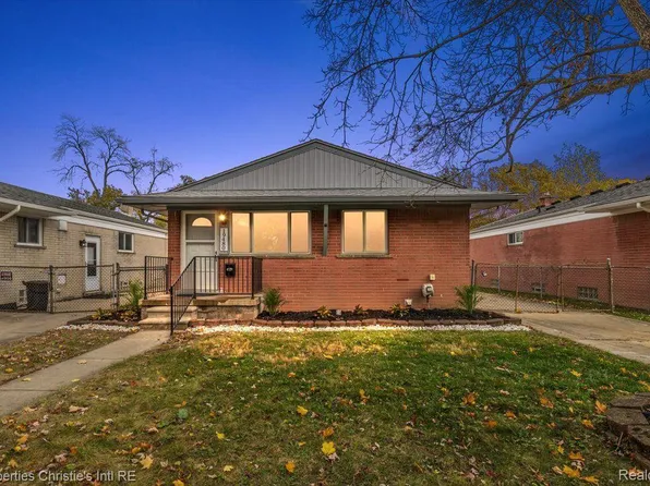 19480 Deering St, Livonia, MI 48152