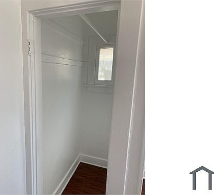 3rd image of 518 W 48th St