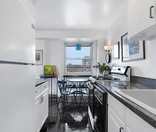 5th image of 549 W 123rd St APT 21F