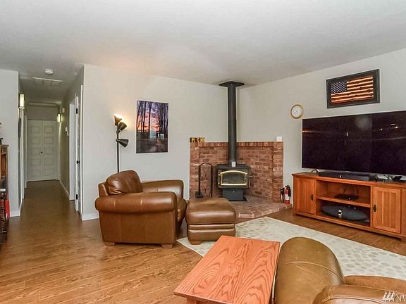5th image of 8223 276th Pl NW