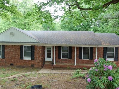 112 Village Ln, Greensboro, NC, 27409