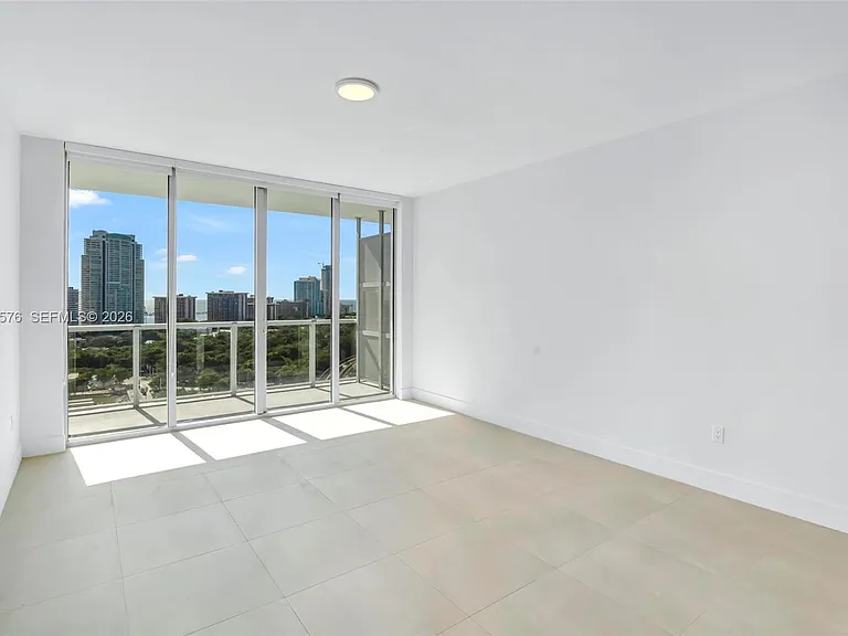 79 SW 12th St #2302 — Photo 6