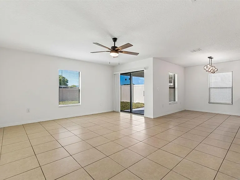 1009 Culbreath Green Ct — Photo 20