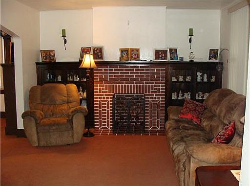 3rd image of 822 Elmwood Ave