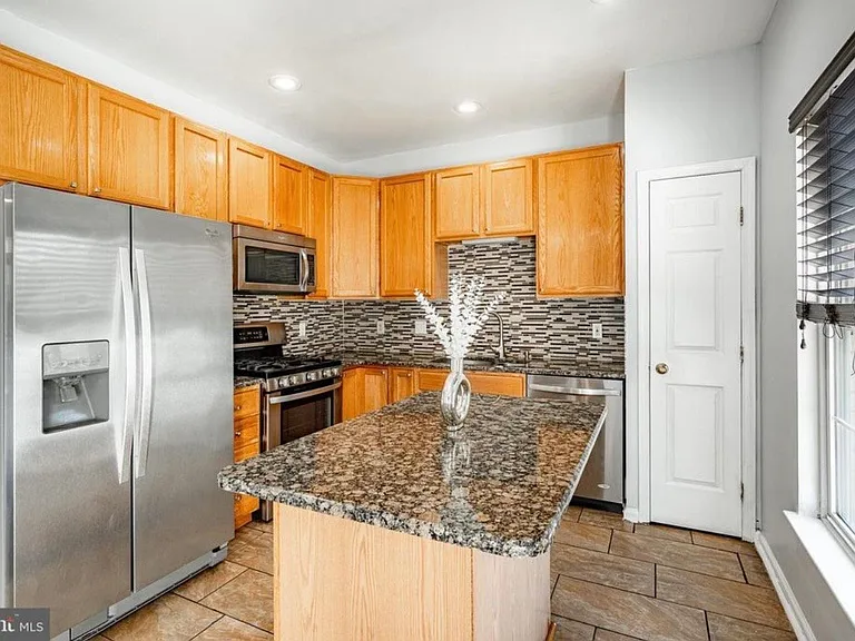 71 Alexis Dr — Photo 4