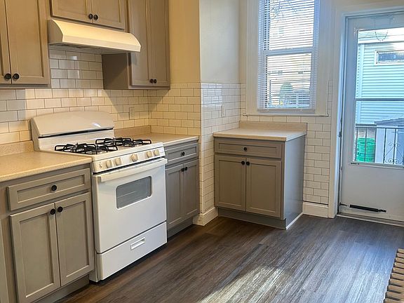 3rd image of 4372 Martha Ave APT 1
