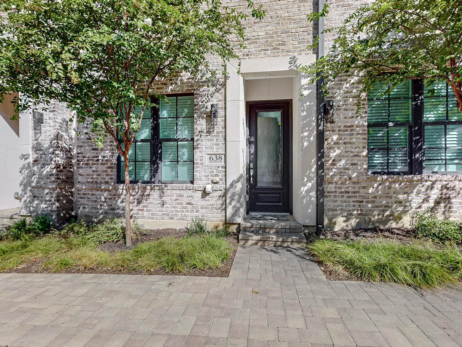 2 bed, 1319 sqft, $3,100 — Photo 3