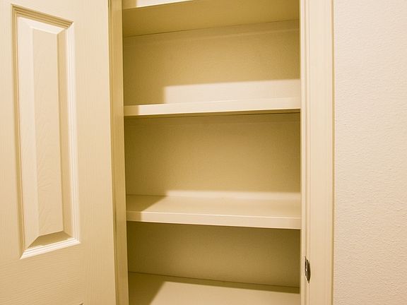 5th image of 714 Clay St #C