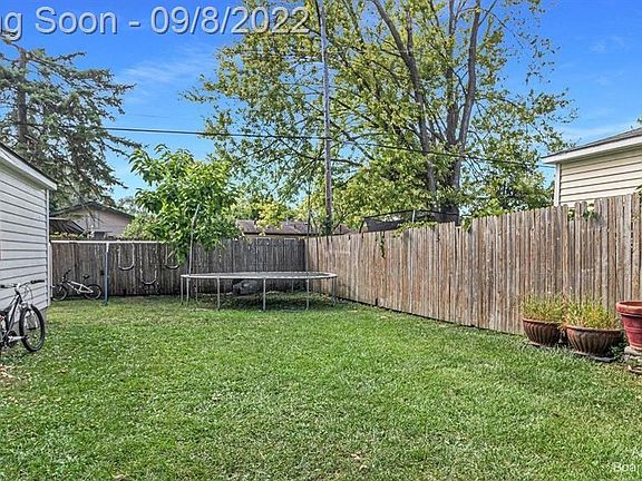 5th image of 670 Calder Ave